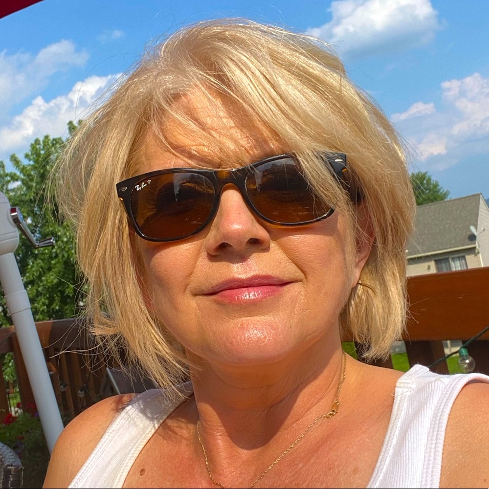 Meet your Posher, Lisa